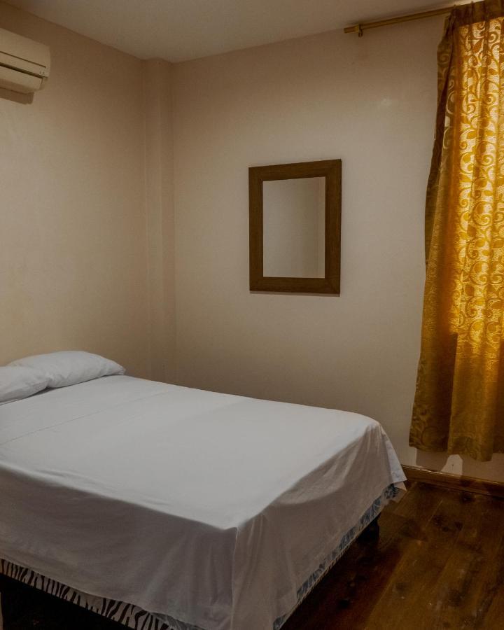 Hostal Tortuga Dorada Puerto López Eksteriør billede