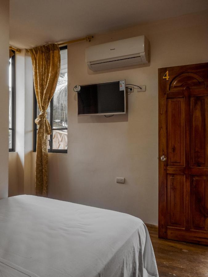 Hostal Tortuga Dorada Puerto López Eksteriør billede