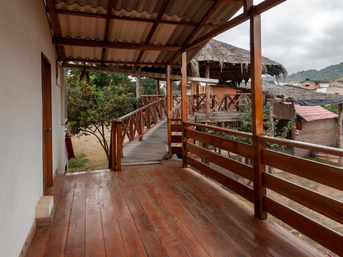 Hostal Tortuga Dorada Puerto López Eksteriør billede