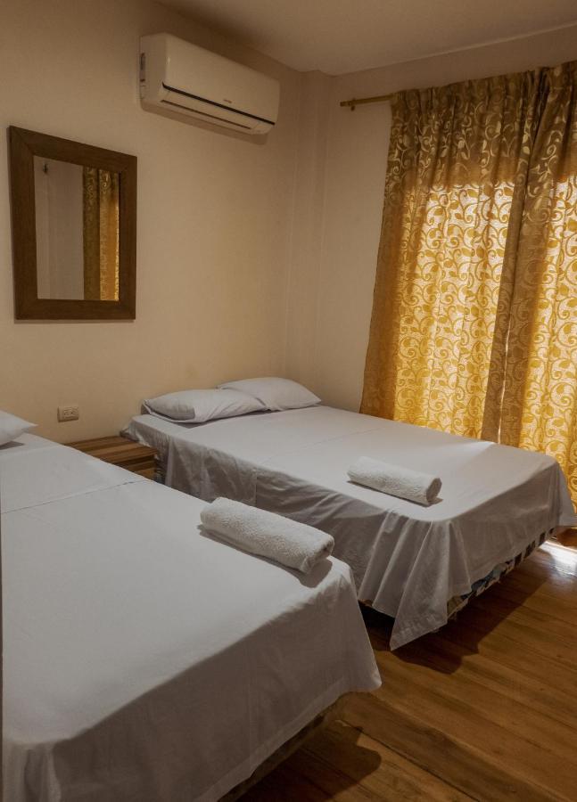 Hostal Tortuga Dorada Puerto López Eksteriør billede