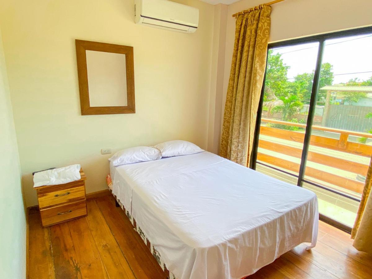 Hostal Tortuga Dorada Puerto López Eksteriør billede