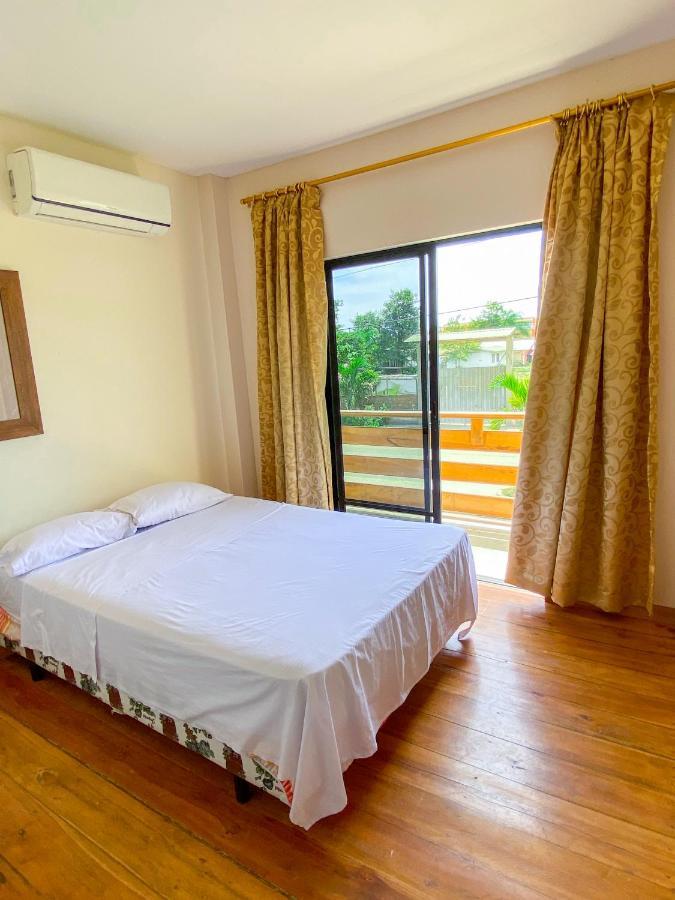 Hostal Tortuga Dorada Puerto López Eksteriør billede