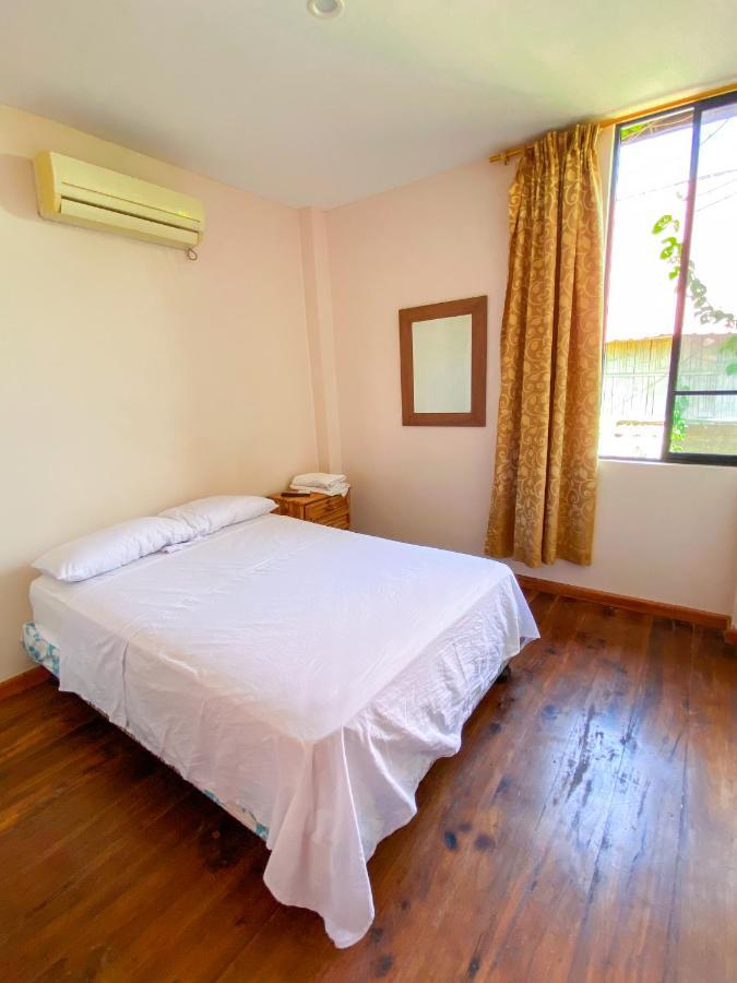 Hostal Tortuga Dorada Puerto López Eksteriør billede