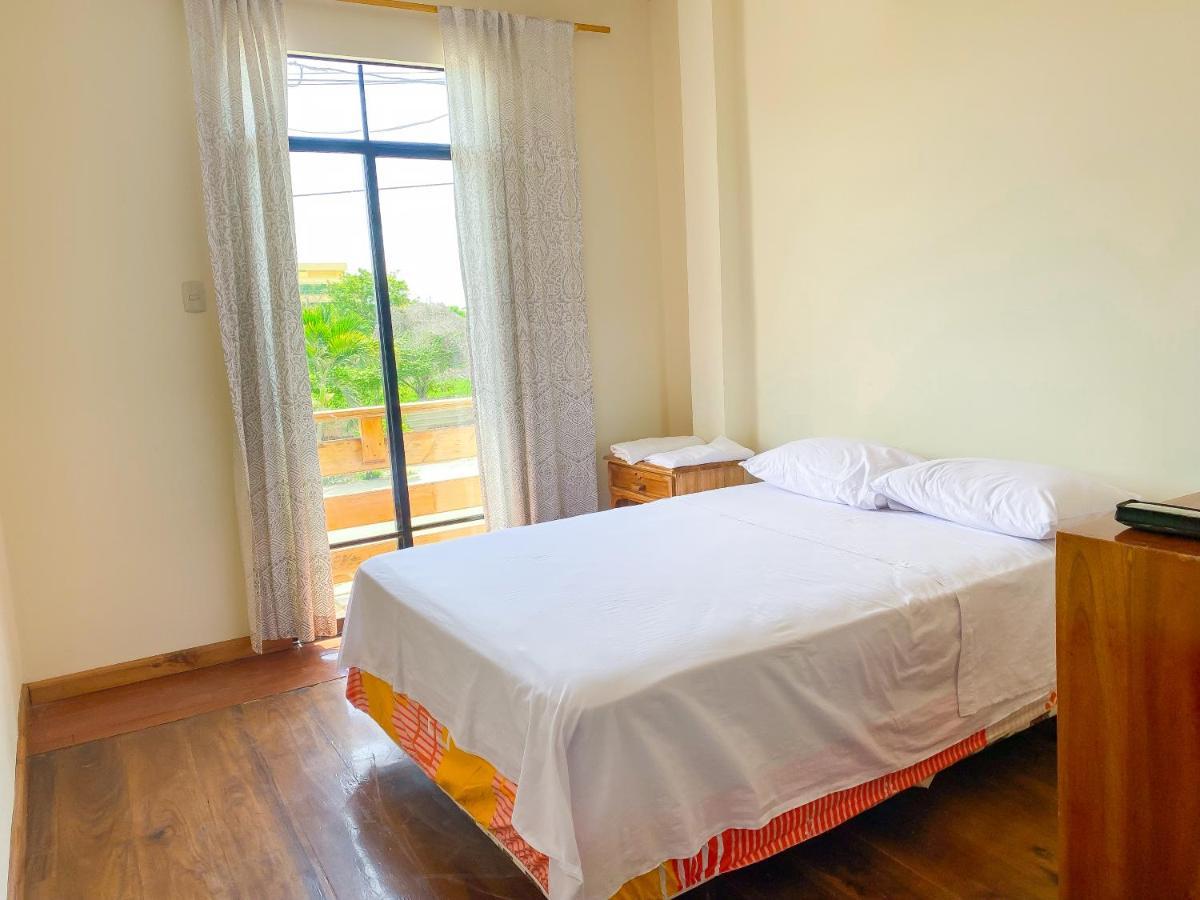 Hostal Tortuga Dorada Puerto López Eksteriør billede