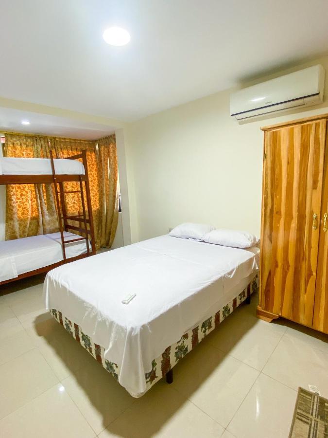 Hostal Tortuga Dorada Puerto López Eksteriør billede
