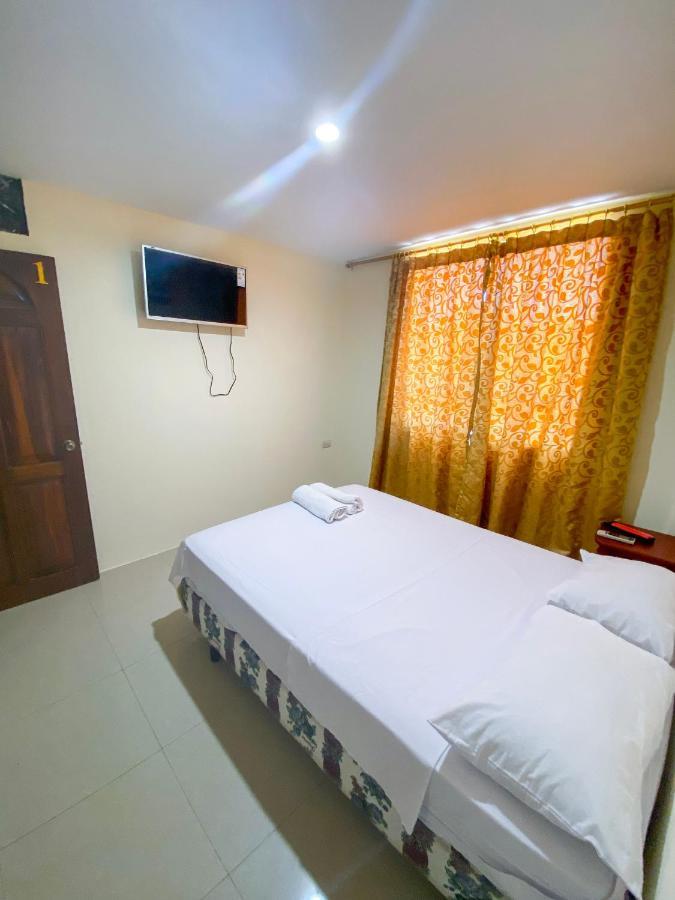 Hostal Tortuga Dorada Puerto López Eksteriør billede
