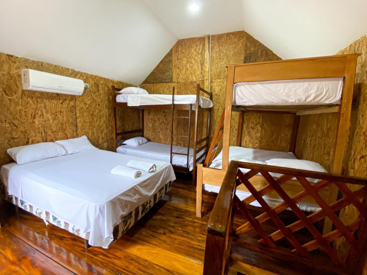 Hostal Tortuga Dorada Puerto López Eksteriør billede